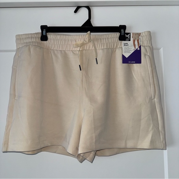 Member’s Mark Pants - NWT- Member’s Mark Women’s Cream Luxe Short Size XXL